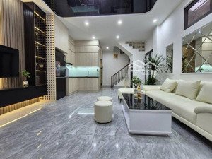 chính chủ bán nhà riêng : đại mỗ- : lô góc, gần ô tô tránh, 40m, mt 4,5m giá chỉ 7,5 tỷ