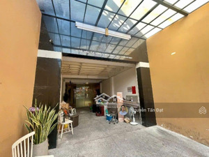 rất ngộp bank, bán gấp tòa nhà 100m2 gần chợ bà chiểu - ngang 6m - sắp mở rộng đường - 19 tỷ