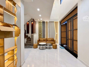 hẻm ôtô ngay hàng xanh - cạnh khu vip nguyễn gia trí - 5tầng - chỉ 7,6 tỷ