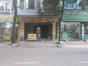 cho thuê cửa hàng kinh doanh , vỉa hè rộng rãi...