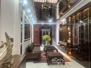 bán nhà phố ngọc khánh gần phố 6 tầng thang máy
