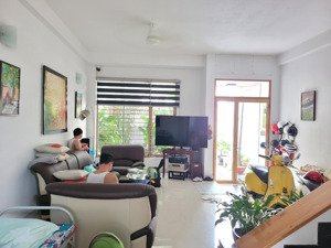hẻm 6m khu phân lô - ôtô tránh nhau - 50m2 - 4tầng - gần hàng xanh chỉ 9tỷ