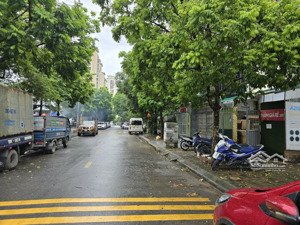 cho thuê nhà kđt vinaconex 3, trung văn, nam từ liêm, dt 85m, 5.5 tầng, thông sàn, thang máy, 40tr.