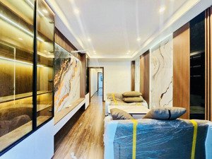 vip cầu giấy, gara oto, 6 tầng thang máy, ngõ đẹp, gần phố, nội thất sịn sò, dt 51m2, giá 18.5 tỷ