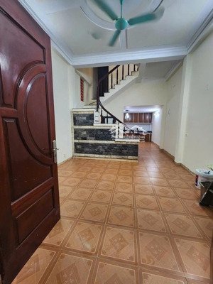 nhà dân xây - 50m2 phố nam dư - lĩnh nam - 3 tầng - mt 4m - ngõ nông gần chợ - sổ đỏ cc - 7.9 tỷ