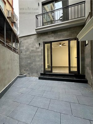 võ thị sáu - 5 tầng - thang máy - view hồ - gần phố