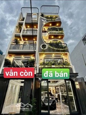 siêu phẩm cao cấp thang máy + sân vườn diện tích khủng 106m2. đường nhựa 12m - gần ngã tư ga - gv.