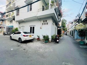 bán gấp nhà hẻm xe hơi, 3 phòng ngủ lê quang định nhỉnh 5 tỉ