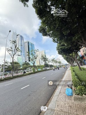 nhà 70m2, ngang 4m, nở hậu 5m, thửa đất vuông vắn ngay p. 17, bình thạnh