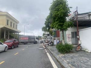 đê vàng, phúc lợi, long biên dt 106m, mt 5m, 9.4 tỷ, 5m ra đê vàng đường 8m + vỉa hè ô tô tránh