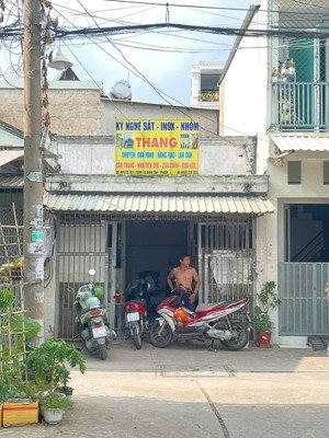 nhà riêng cũ hẻm oto đường ql1a thông qua ao đôi,mã lò, lê văn quới với 40m2 chỉ 3,25 tỷ