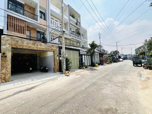 siêu phẩm nhà thang máy 1 trệt 3 lầu, mặt tiền đường 12m sầm uất hiệp thành 18