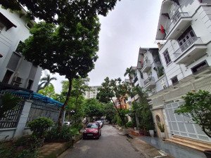 bán nhà việt hưng ,long biên. 6 tầng 55m ô tô vào nhà, ô tô thông, 10m ra mặt phố .cần bán gấp