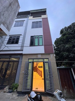 duy nhất 1 căn biên giang, hà đông, 35m2, 3n, 4 tầng, nhỉnh 3 tỷ, tiên ích đầy đủ, ở, kinh doanh .