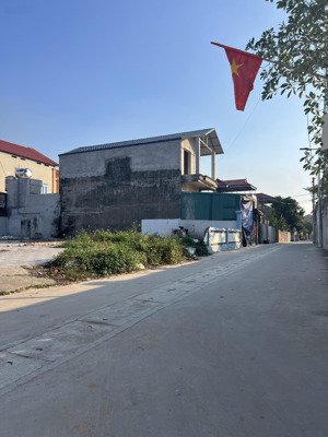 bán 2 lô đất gần kcn quang minh giá 1,7 tỷ bán cả hai lô 3,4 tỷ