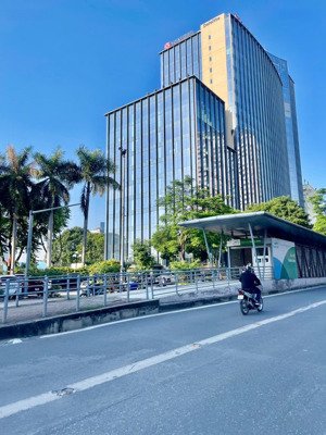 có tin được ko-phân lô ôtô vòng quanh-vỉa hè-8 tầng thang máy- mt 5m siêu hiếm, duy nhất chỉ 36 tỷ