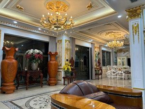 duy nhất 1 căn biệt thự phú lương 220m2, thang máy, full nội thất, vị trí đắc địa, giá đầu tư