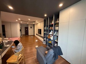 giá thật 18.5 tỷ (có tl) căn hô sky park, 3pn, full nt. lh: duy 