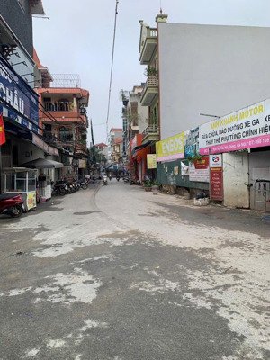 chính chủ bán lô góc 60 m-ô tô đi thông-gần bến xe yên nghĩa-kinh doanh-đầu tư xây nhà đẹp-8.5 tỉ