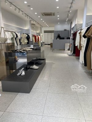 bán nhà mặt phố bà triệu, 190m x 6 tầng thang máy, mặt tiền 5.3m, dòng tiền 1.2 tỷ, 165 tỷ đồng