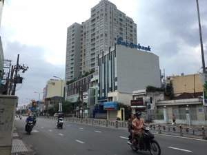 bán nhà vị trí kinh doanh, mặt tiền nguyễn sơn, dt: 4x18m, 5 tầng, giá 16.2 tỷ