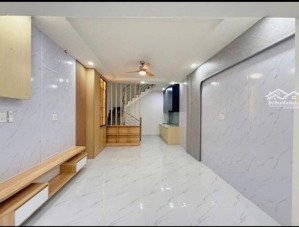 nhà đẹp âu cơ, p.9, tân bình, ngay vòng xoay lđ hành, dt: 3,7 x 9m, hai lầu, giá 5 tỷ 6.