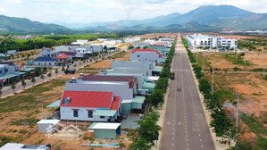 cần bán lô đất 150m2 giá rẻ trong khu dân cư vsip, gần tp biển quy nhơn