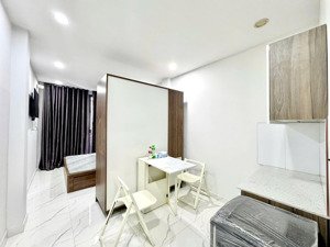 siêu phẩm studio bancol full nội thất ngay trung tâm q5