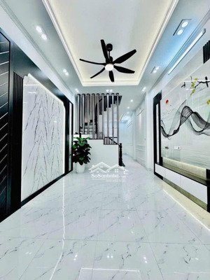 bán nhà phố khúc thừa dụ- cầu giấy, 7 tầng thang máy- full nội thất- vị trí víp, dt 42m2, mt 4,8m