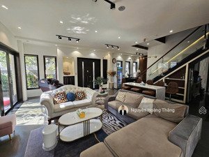 cho thuê biệt thự 60tr/th 5pn full nội thất luxury, q. 2 - 580m2 sàn, vào ở ngay lh 