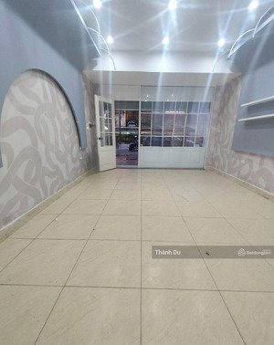 cho thuê nhà nguyên căn mặt phố nguyễn văn cừ - vỉa hè rộng - gần bến xe, kinh doanh sầm uất