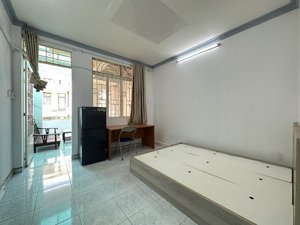 cho thuê phòng trọ quận 7 có ban công thoáng mát - phòng ngủ tách bếp