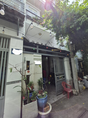 hoàng diệu q4- hẻm 3m- 40m2 - 3 lầu đúc chỉ 4 tỷ nhỉnh