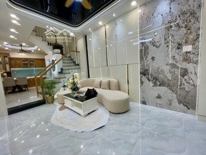 nhà đẹp nguyễn khoái q4- 3 tầng- 32m2 - ko qh - chỉ 4.9 tỷ