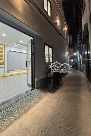 nhà đẹp quận 10 năng lượng sáng, vào ở ngay giá tốt