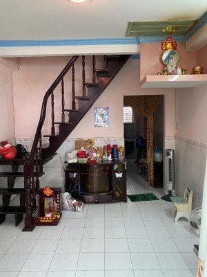 bán căn nhà hẻm tùng thiện vương . kế cầu chà và.