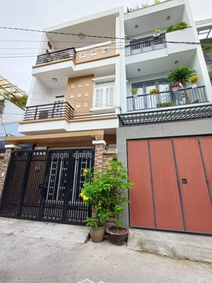 nhà đẹp đường phan phú tiên-quận 5 cho thuê 24tr, gần trường thcs hồng bàng giá chỉ 3tỷ92 dt 83,2m2