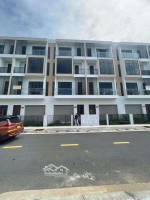 cần bán căn d-lk06.08,dt 6x20m, dts 370m2 tại dự án t&t millennia, giá 5.7 tỷ ,lh a. an: 