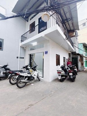 bán nhà mới, hẻm 5m, hoàng diệu, q.4, dtsd 66m2, 3 lầu, 2pn, chỉ 3,45 tỷ!