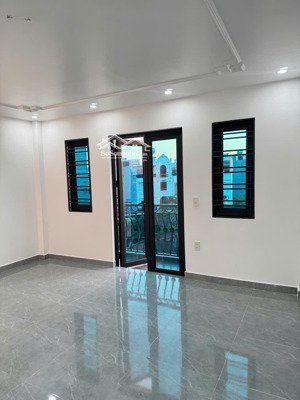 nhà 66m2 ngang 4,5m. xây độc lập, sân cổng riêng, ô tô đậu cửa thiên lôi - aeon mall