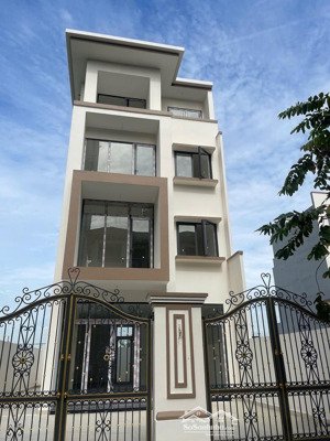 cần tiền - ra đi gấp -19.5 tỷ, có thang máy , khu dân cư cát lái - biệt thư cao cấp- full nội thất