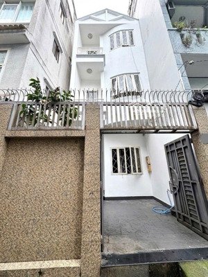 70m - hẻm xe hơi - hoàng hoa thám - thích quảng đức - p5 phú nhuận - 3 tầng - chủ gấp bán