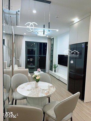 chính chủ cho thuê căn hộ 2pn_dt 63m2,full nội thất tòa p1 pavilon vinhomes ocenpark1.lh:0987788878