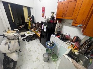 đống đa gần hồ ba mẫu- nh.à s.ổ đ.ỏ r.iêng - ngõ thông- gần hồ- khôn