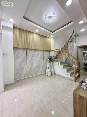 Bán nhà mới Trung tâm Quận 10, đủ nội thất, DT84m2 ngang 6m, chỉ 5.95 tỷ.