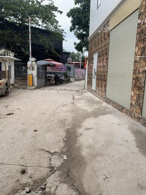 8.95 tỷ- 42m2 đất đình thôn, mỹ đình, ô tô đỗ cổng.