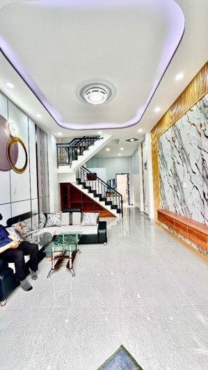 bán nhà 2 tầng sổ hồng riêng đường nguyễn thị huê