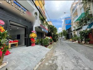 chdv phan huy ích 105m2 ( 4.5x22m ) 7 tầng 19 phòng- doanh thu 100tr/tháng