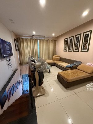 hoa lâm - việt hưng: 35m 5tầng dân xây đẹp, đối diện đất cv chỉ hơn 6tỷ