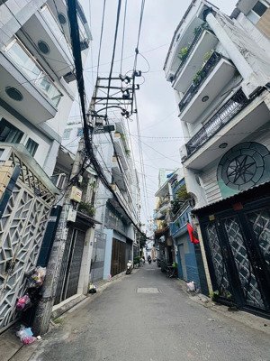 nhà hẻm xe tải thông 7m dt: 3,5x12 nở hậu 4,6, hoàng hoa thám p5 phú nhuận giá chỉ 6,8 tỷ